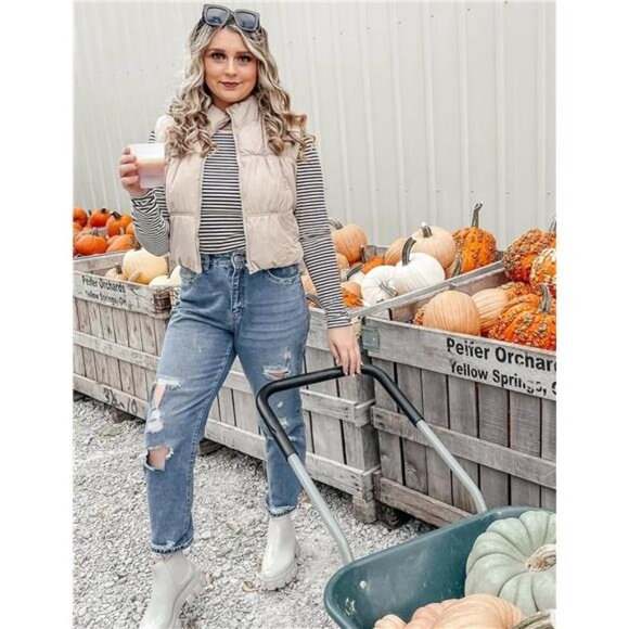 Womens Cropped Puffer Vest Zip Up Beige - Picture 3 of 6